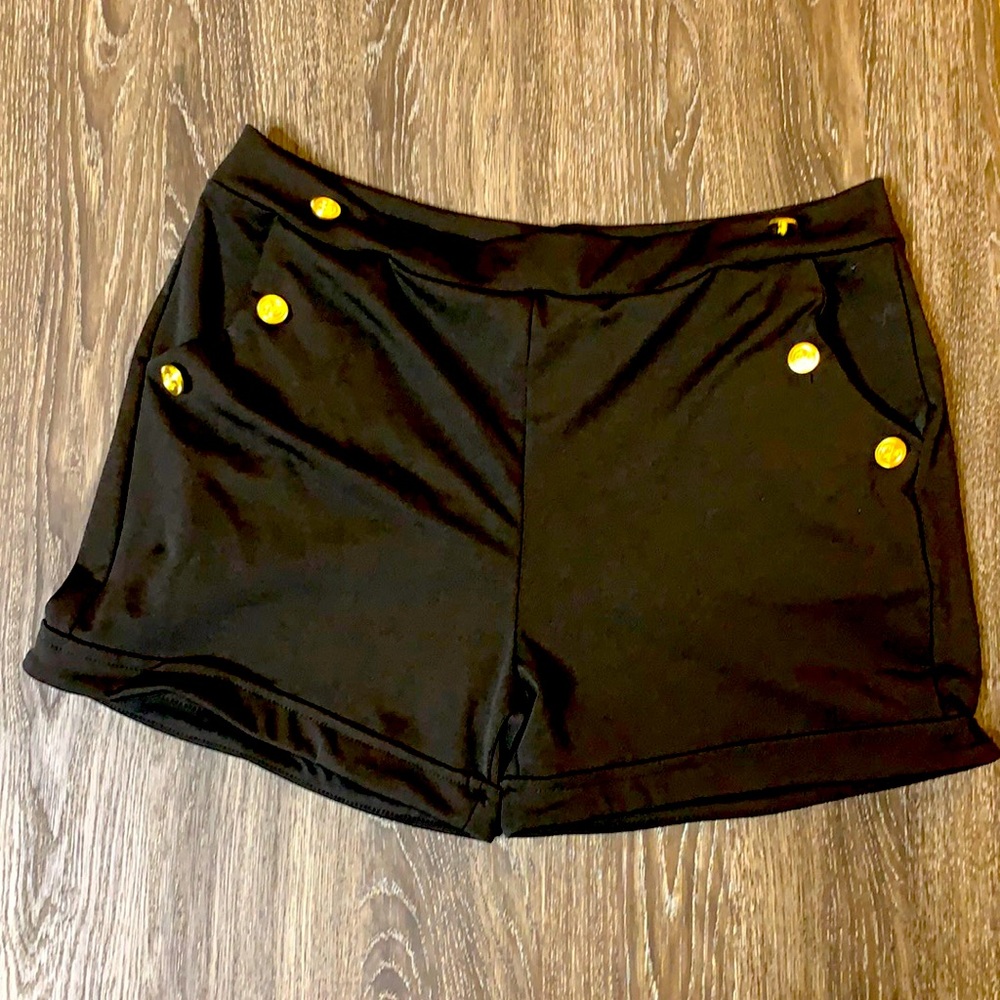 Casual button shorts